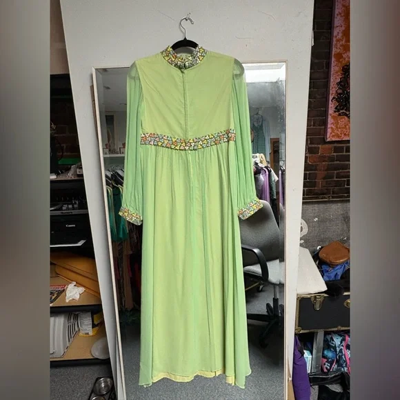 Elegant Green Embellished Handsmade Women's Vintage 70’s Dress - Picture 2 of 11